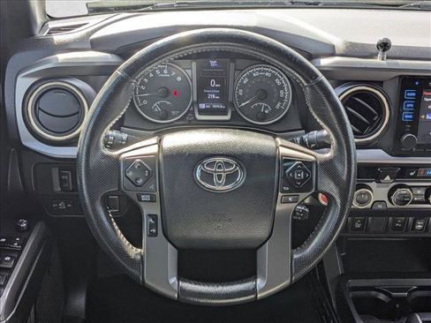 Used 2016 Toyota Tacoma TRD Off-Road image 13