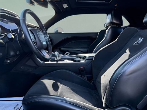 Used 2016 Dodge Challenger R/T Scat Pack w/ Leather Interior Group RWD image 15