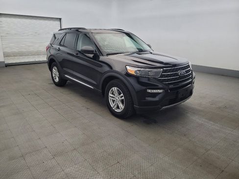 Used 2022 Ford Explorer XLT w/ Equipment Group 202A AWD/4WD image 13