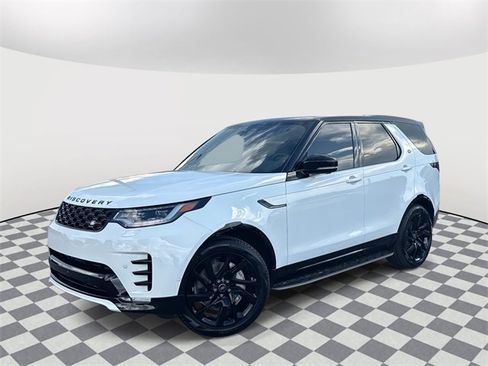 New 2025 Land Rover Discovery Dynamic SE image 1