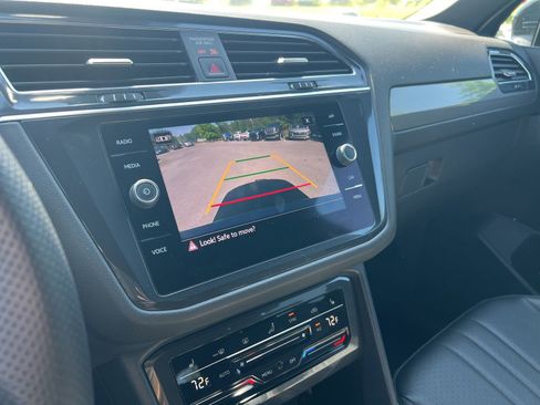 Used 2022 Volkswagen Tiguan SE R-Line image 6