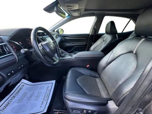Used 2018 Toyota Camry XSE FWD image 9