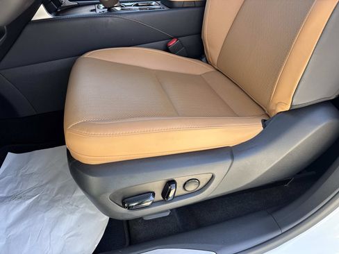 Used 2025 Lexus RX 350 Premium w/ Accessory Package (Z1) image 21