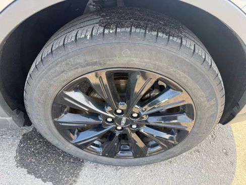Used 2022 Lincoln Corsair Reserve w/ Elements Package FWD image 12