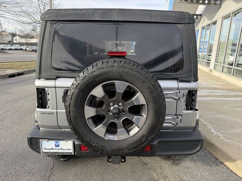 Used 2018 Jeep Wrangler Unlimited Sahara image 12