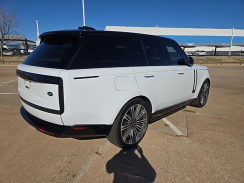 Used 2023 Land Rover Range Rover Autobiography image 5