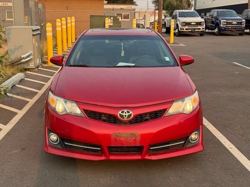 Used 2014 Toyota Camry SE FWD image 9