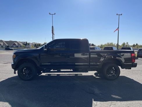 Used 2022 Ford F250 Lariat w/ Black Appearance Package image 10