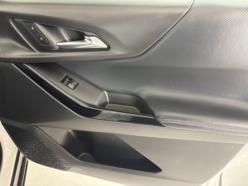 Certified 2026 Chevrolet Equinox LT FWD image 17