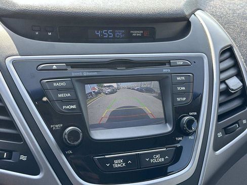 Used 2016 Hyundai Elantra SE w/ Option Group 02 FWD image 14