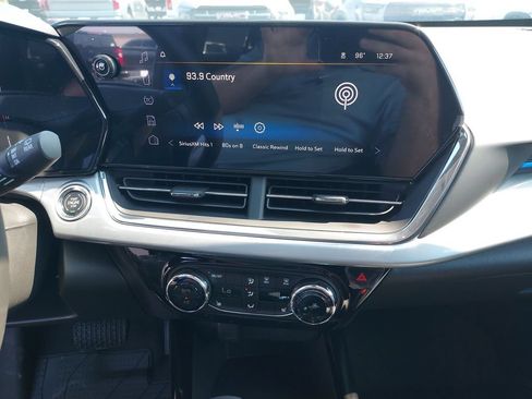 New 2026 Chevrolet Trax LT w/ Driver Confidence Package FWD image 21