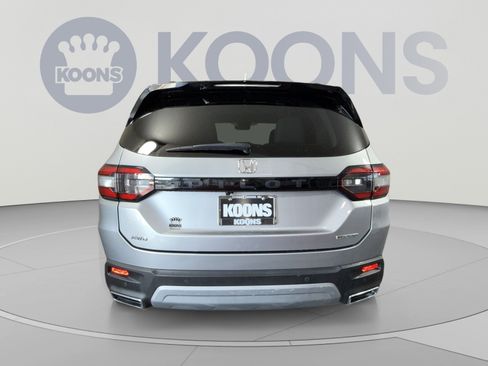 Used 2023 Honda Pilot Touring image 5
