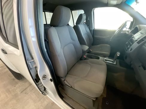 Used 2017 Nissan Frontier SV image 22