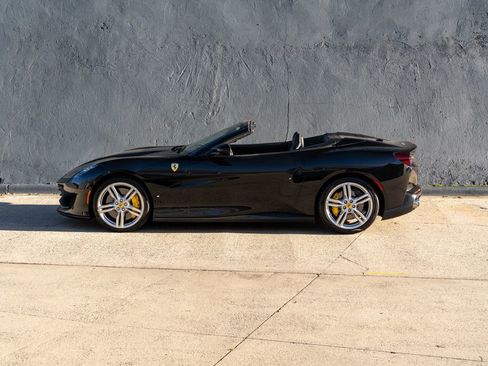 Used 2019 Ferrari Portofino image 4
