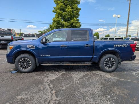 Used 2017 Nissan Titan PRO-4X w/ Pro-4x Convenience Package AWD/4WD image 9