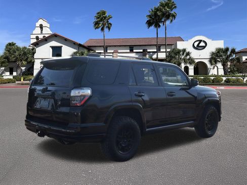Used 2019 Toyota 4Runner image 2