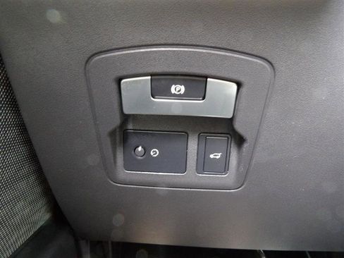 Used 2020 Land Rover Range Rover Velar R-Dynamic S image 31