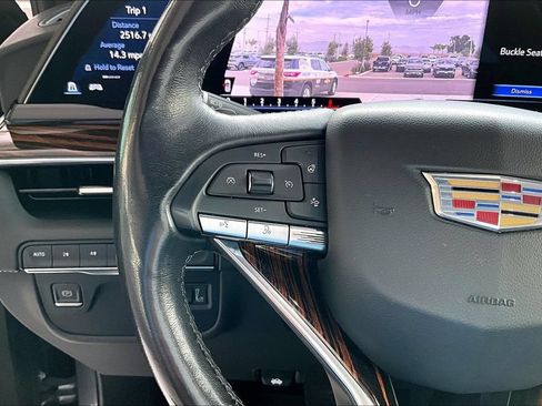 Used 2022 Cadillac Escalade Luxury AWD/4WD image 7