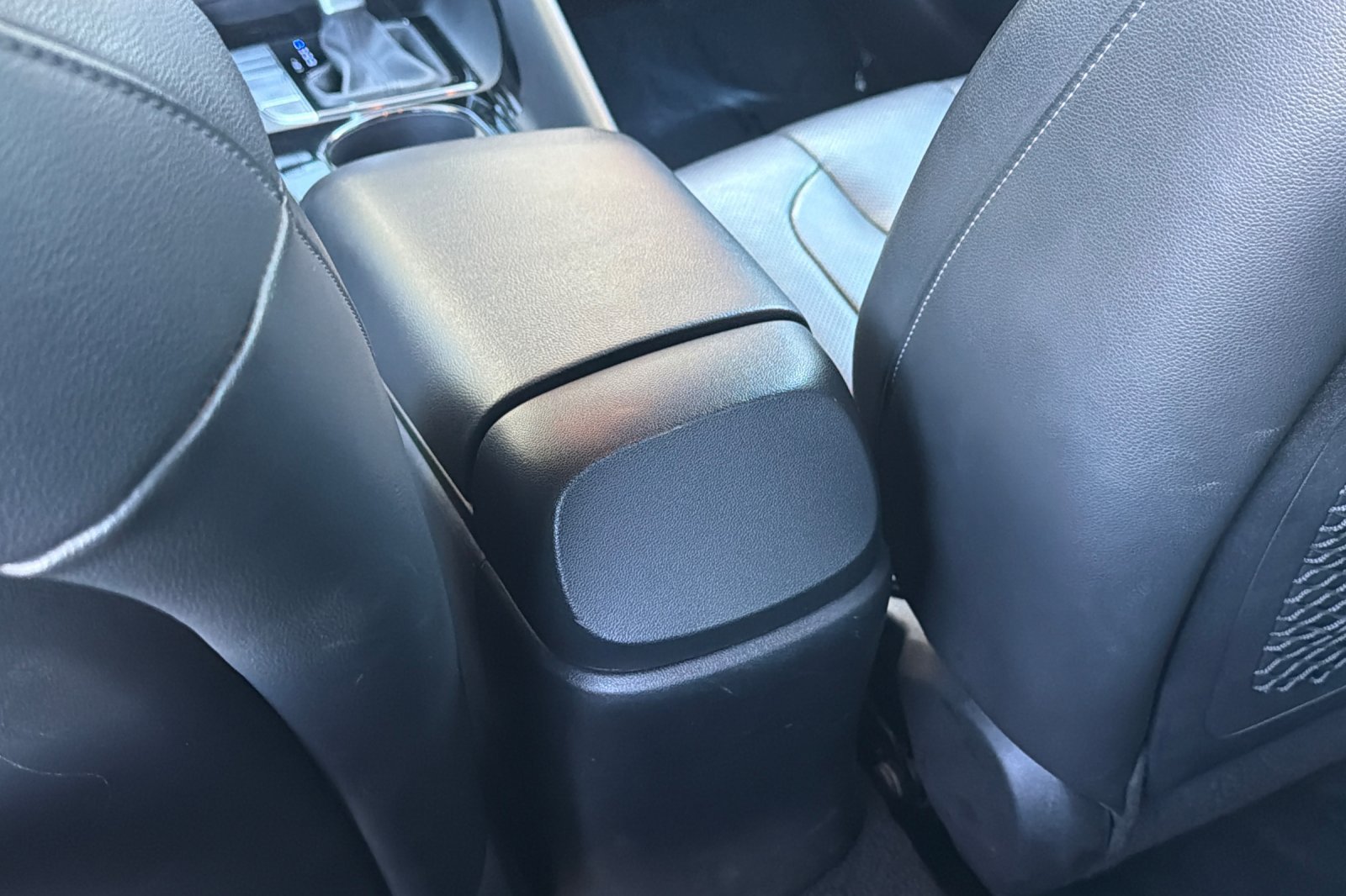 Used 2023 Hyundai Elantra Limited FWD image 19