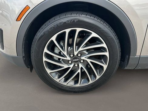 Used 2020 Lincoln Nautilus Reserve FWD image 10