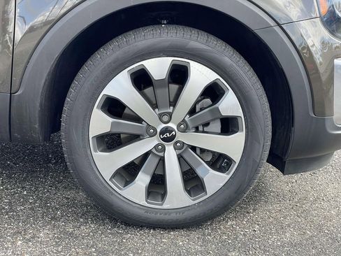 Used 2022 Kia Telluride EX w/ EX Premium Package image 32