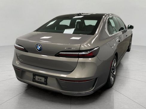 Used 2024 BMW i7 xDrive60 image 25