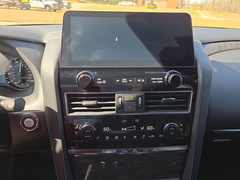 Used 2022 Nissan Armada Platinum w/ Captain's Chairs Package image 14