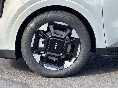 New 2026 Kia Carnival EX FWD image 28