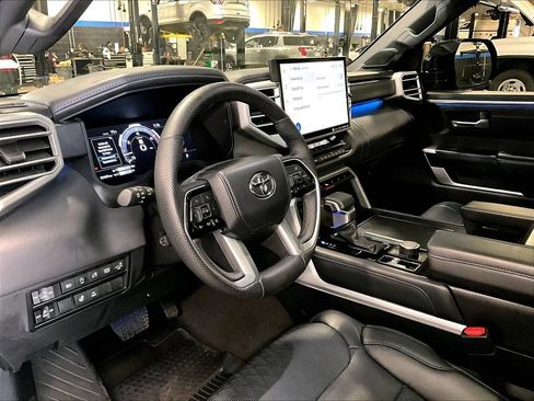 Used 2024 Toyota Tundra Platinum AWD/4WD image 8