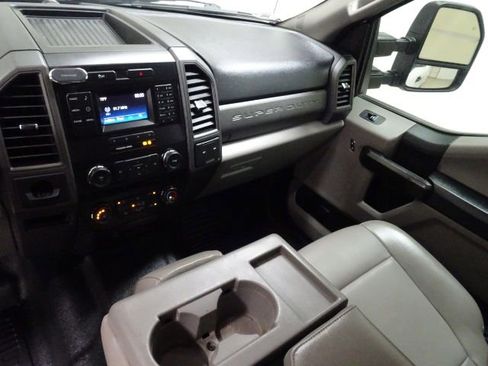 Used 2019 Ford F250 XL w/ Power Equipment Group image 32