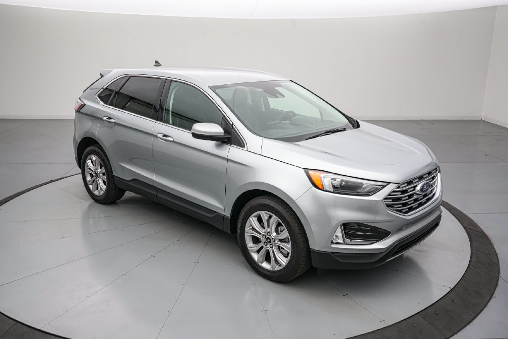 Certified 2024 Ford Edge Titanium AWD/4WD image 2