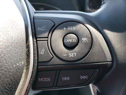 Used 2024 Toyota Venza LE AWD/4WD image 23