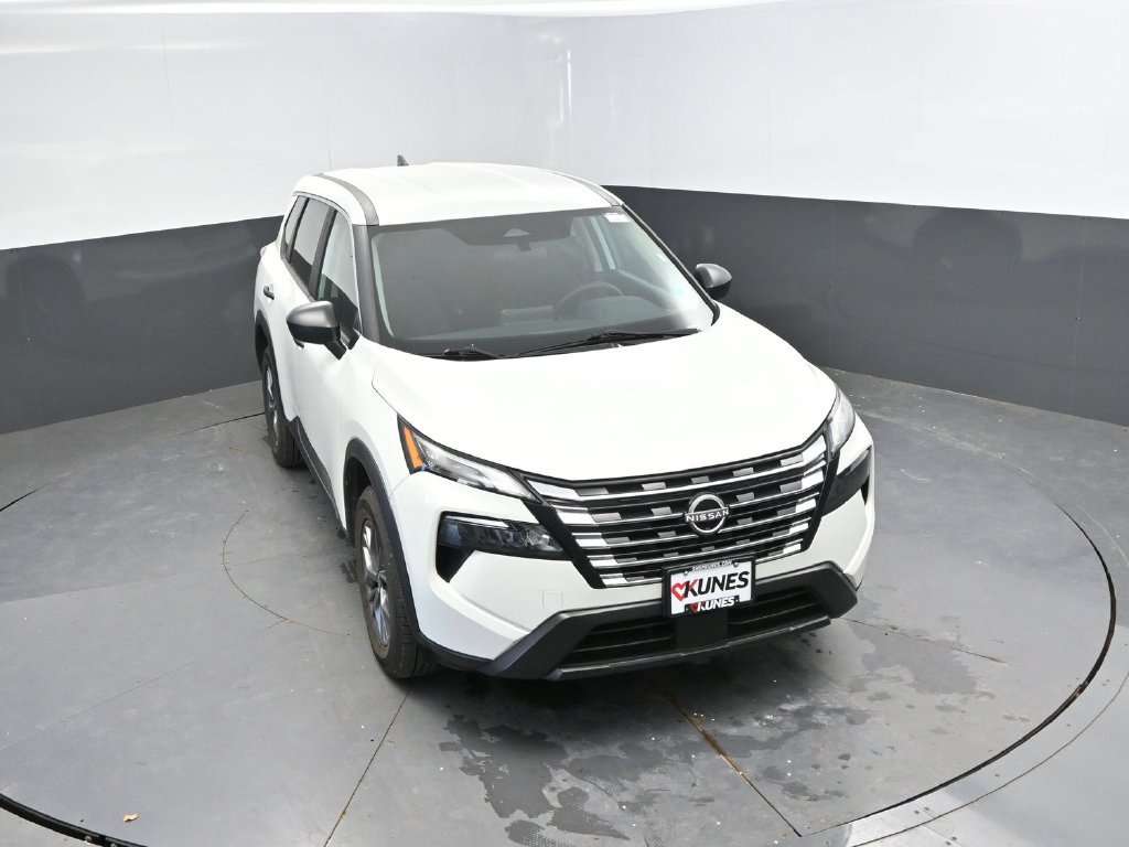 Used 2024 Nissan Rogue S AWD/4WD image 24