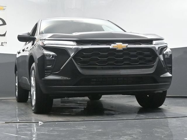 New 2026 Chevrolet Trax LS FWD image 3