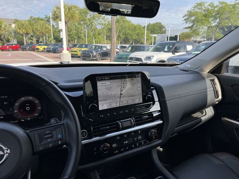 Used 2023 Nissan Pathfinder Platinum FWD image 30