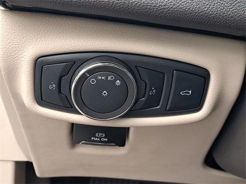 Used 2020 Lincoln MKZ w/ Convenience Package image 25