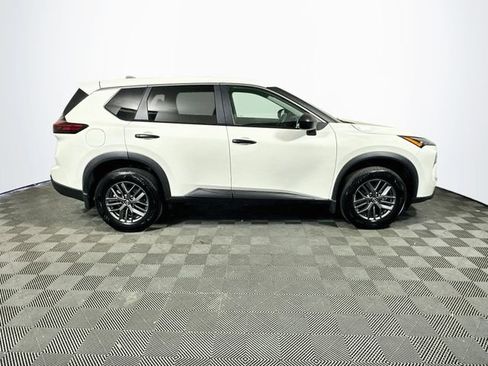 Used 2025 Nissan Rogue S FWD image 9
