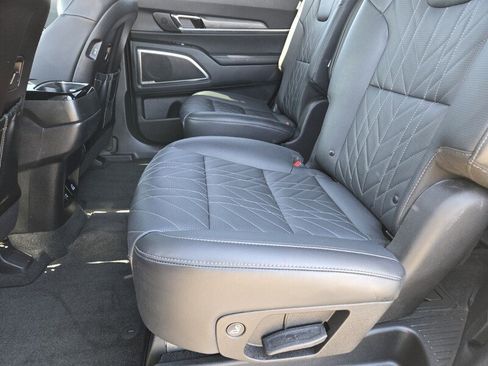 Certified 2025 Kia Telluride SX Prestige X-Line AWD/4WD image 12