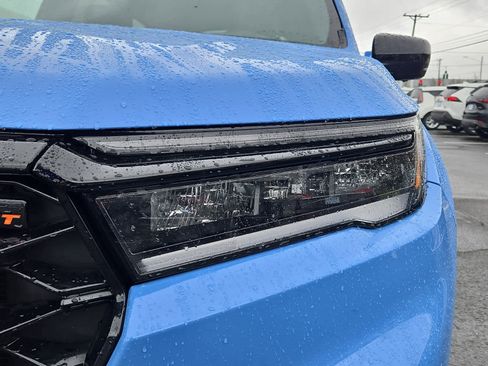 Used 2025 Honda Pilot TrailSport image 10