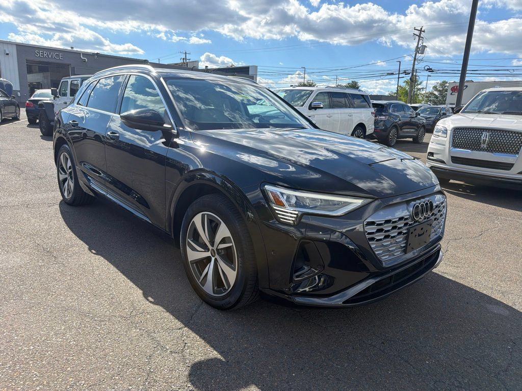 Used 2024 Audi Q8 e-tron Premium Plus w/ Premium Plus Package AWD/4WD image 7