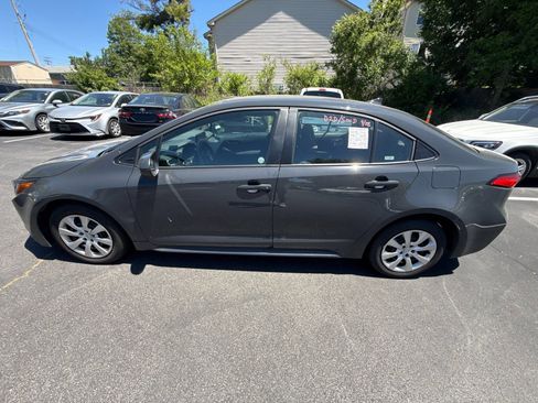 Used 2026 Toyota Corolla LE FWD image 3