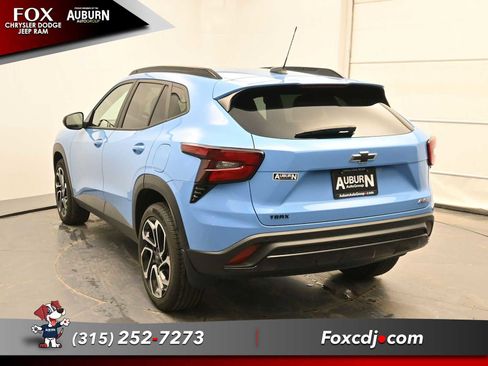 Used 2024 Chevrolet Trax RS w/ Sunroof Package image 12