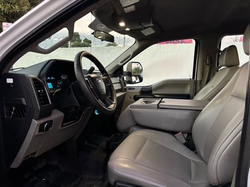 Used 2019 Ford F250 XL w/ Power Equipment Group image 10