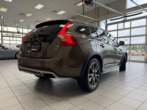 Used 2018 Volvo V60 T5 Cross Country w/ Convenience Package image 65