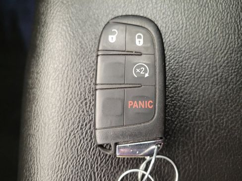 Used 2018 Jeep Compass Latitude w/ Safe & Security Group AWD/4WD image 32