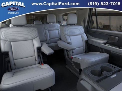 New 2025 Ford Expedition Platinum w/ Platinum Ultimate Package image 11