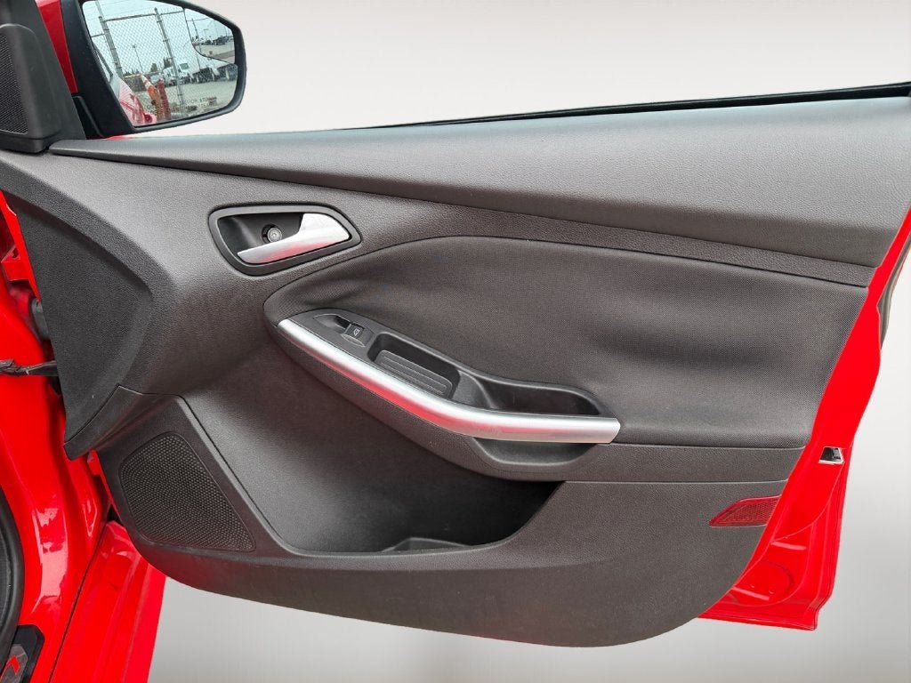 Used 2013 Ford Focus ST FWD image 16