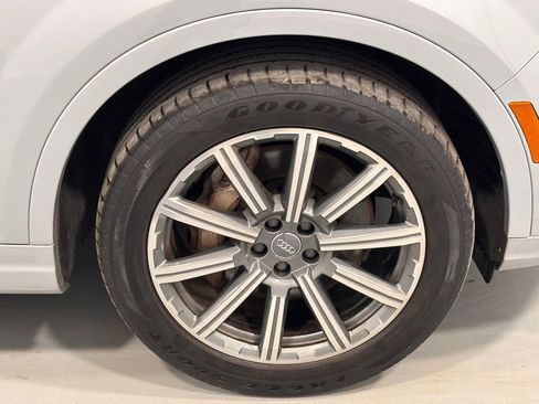 Used 2018 Audi Q7 3.0T Premium Plus w/ Premium Plus Package image 32