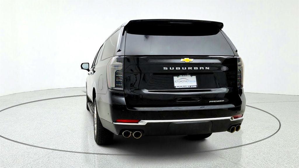 Used 2026 Chevrolet Suburban Premier AWD/4WD image 6