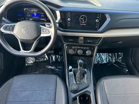 Used 2023 Volkswagen Taos SE w/ Panoramic Sunroof Package image 26